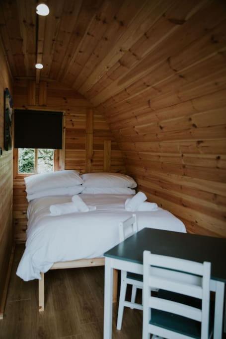 巴茅思Pine Cosy Winter Cabin - Hot Tub & Log Burner公寓 外观 照片